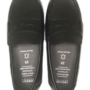 Boy's Geox leather dress shoes size EU29